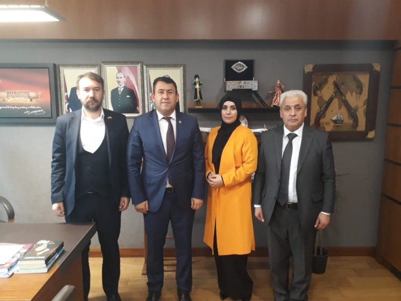 Samir İsgenderoğlu Misafirleri ile birlikte MHP Iğdır Milletvekili Yaşar Karadağ'ı ziyaret etti