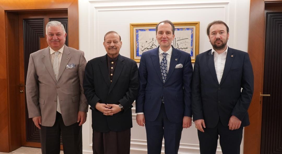 SaMir İSGENDEROĞLU Azad Cammu ve Keşmir Cumhurbaşkanı Sultan Mehmood Chaudhry ile birlikte Yeniden Refah Partisi Genel Merkezini ziyaret etti