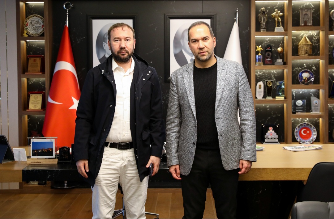Samir İsgenderoglu Niğde Belediye Başkanı Sayın Emrah Özdemir'i ziyaret etti