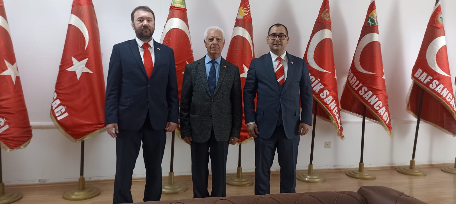 Samir İSGENDEROĞLU KIBRIS TMT MÜCAHİTLER DERNEĞİ Genel Başkanı Sayın Celal BAYAR ile görüştü
